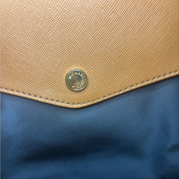 Michael Kors Jet Set Nylon Tote Dark Blue and Tan - Picture 4 of 10